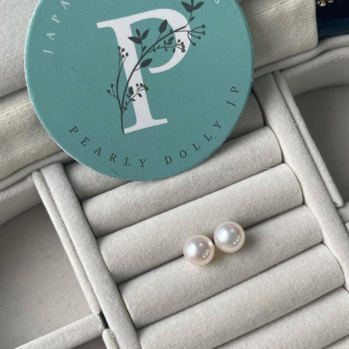 Classic Pearl Studs